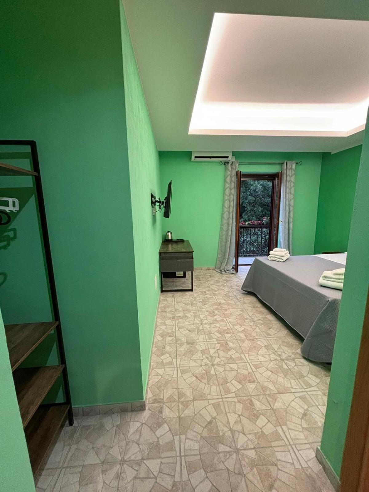 Domus Arco Romano Guest House Itri Exterior photo